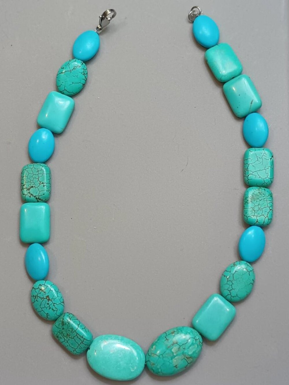 Turquoise Style Aqua Blue & Teal Colored Aztec Inspired Collier Beaded Necklace